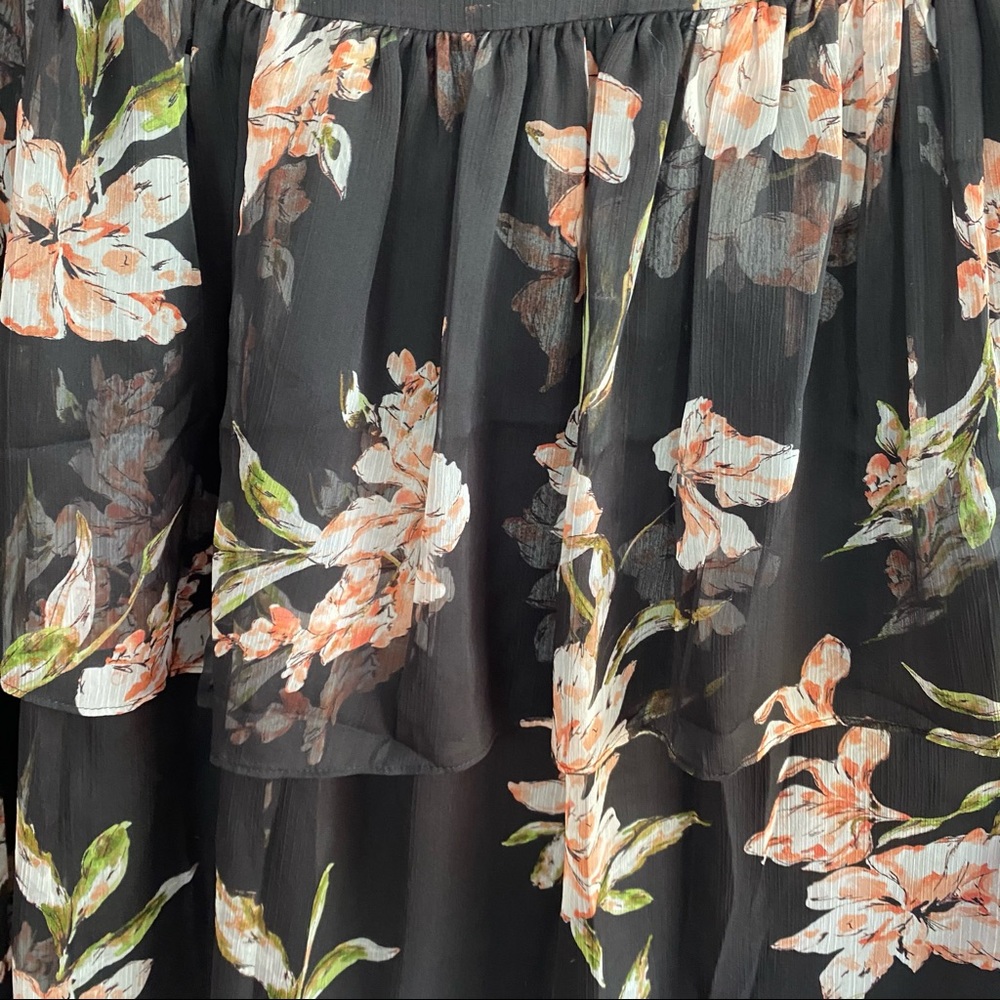 Lauren Ralph Lauren Floral Tiered Skirt, size PM - Picture 6 of 7